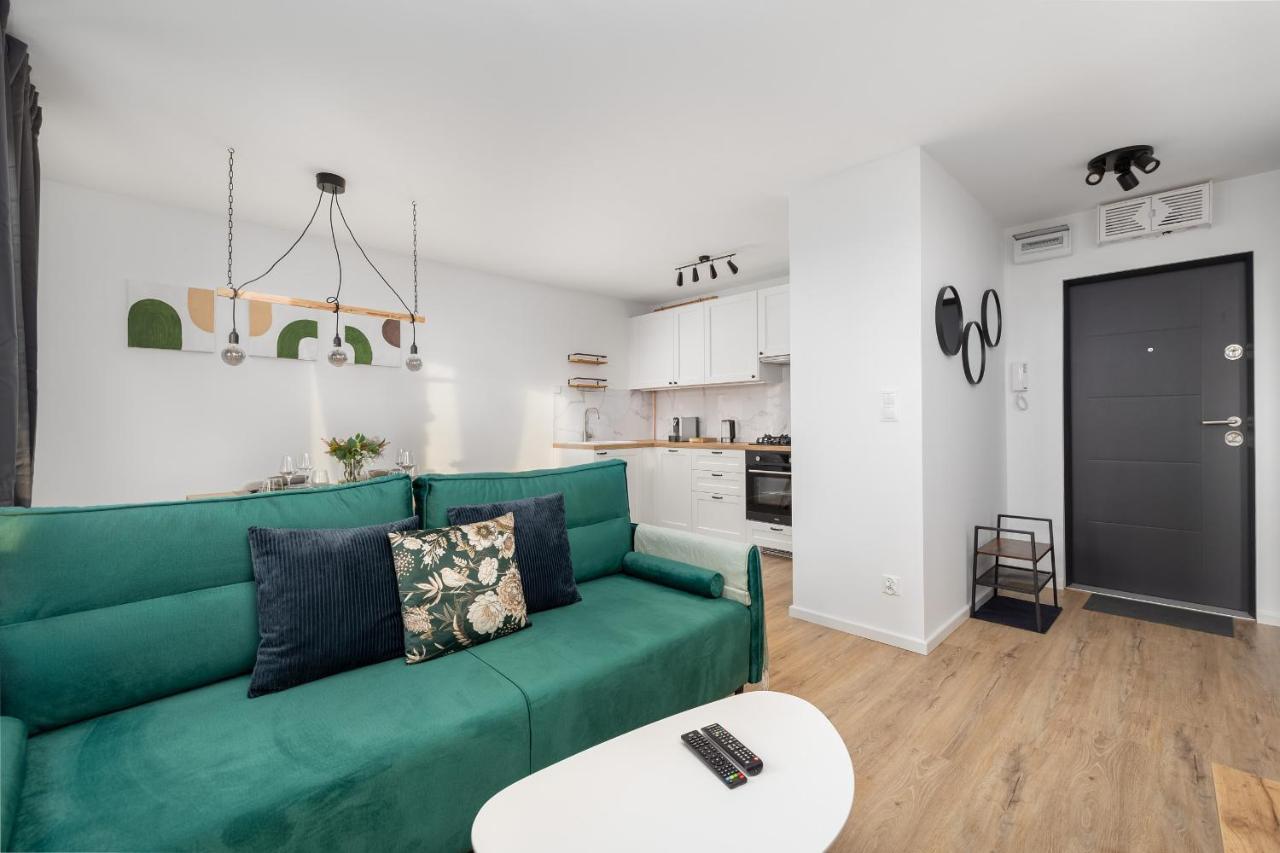 Near The Warta River By Renters *