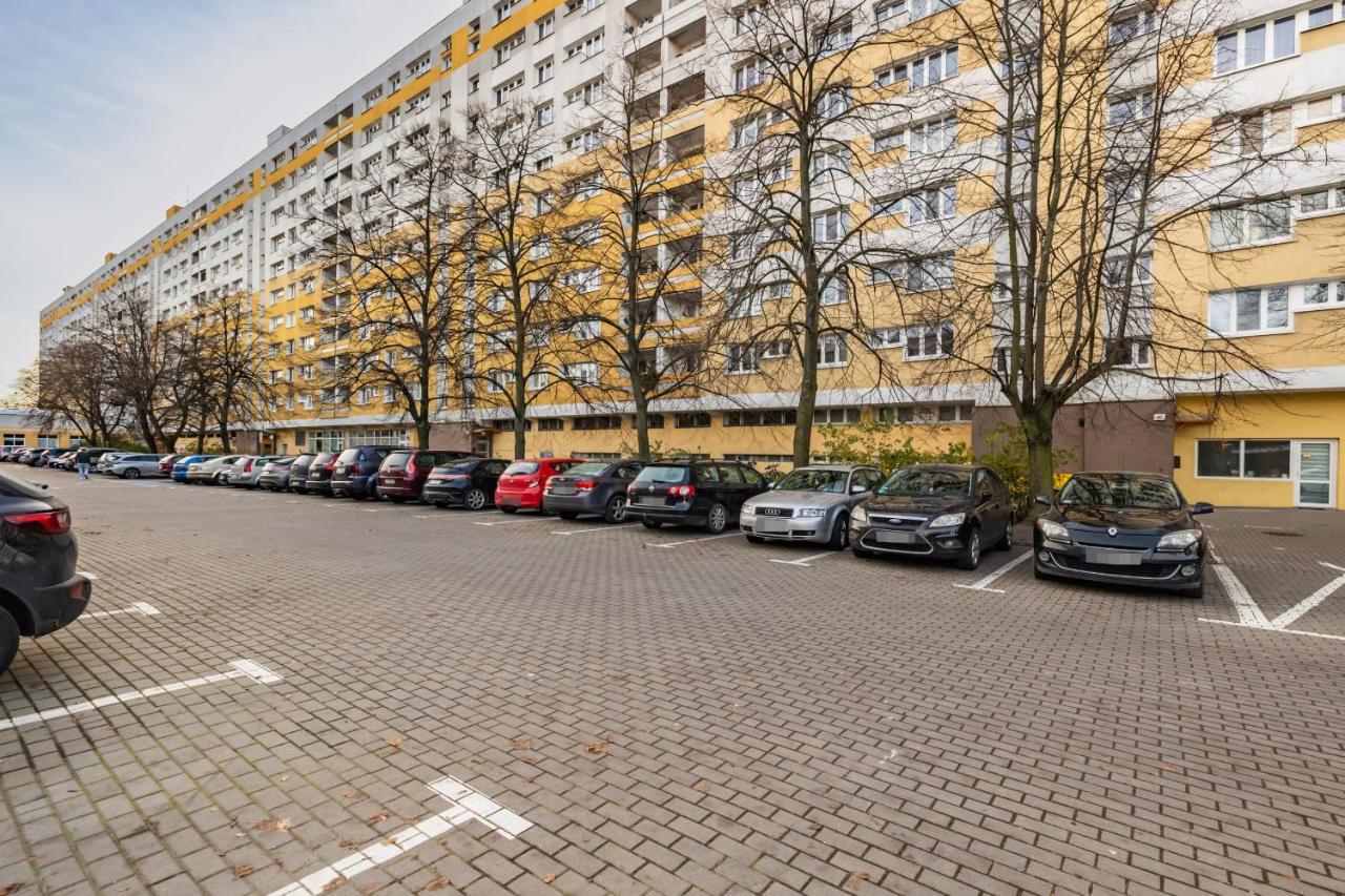 Near The Warta River By Renters *