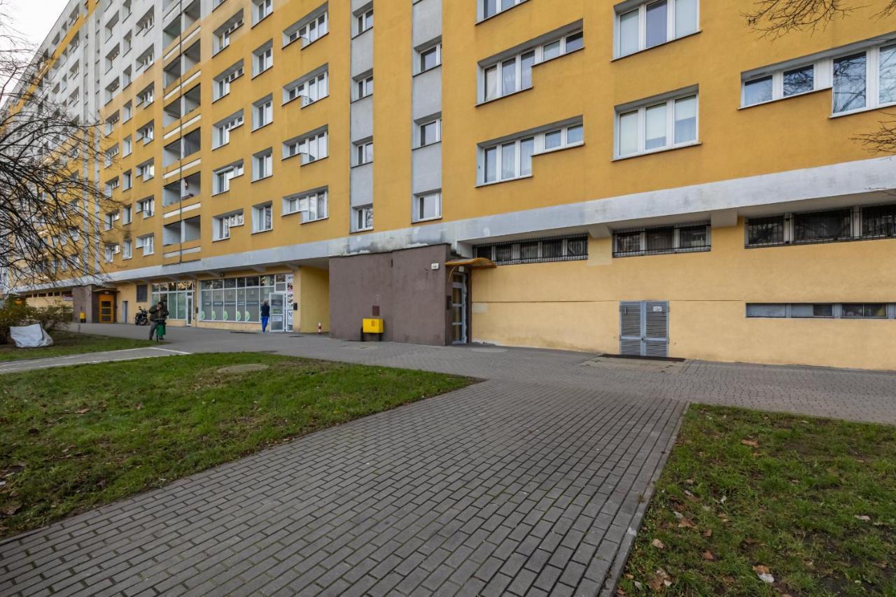 Near The Warta River By Renters *